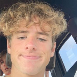 Meet your Posher, Harris